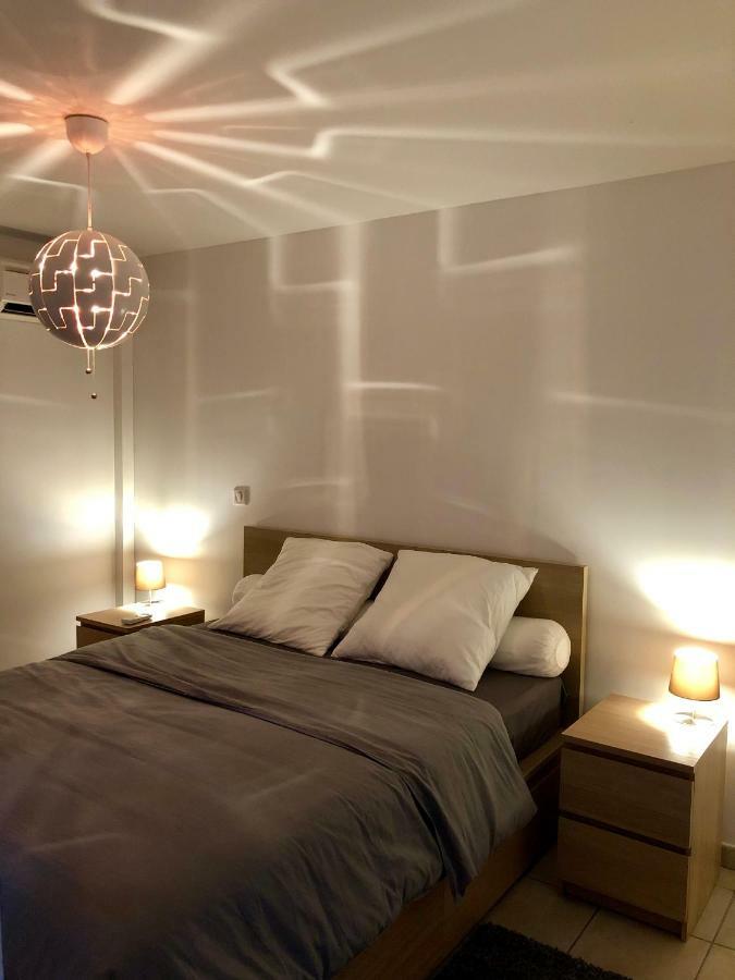 Appartement Au Bord De L'Eau 르 물레 외부 사진